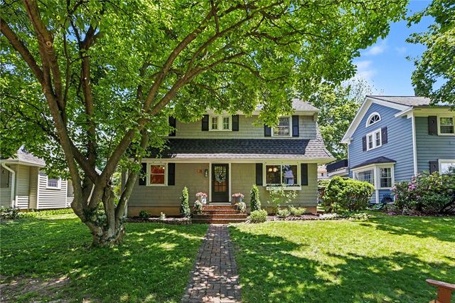 28 Kent Park, Brighton, NY 14610