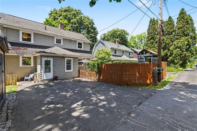 28 Kent Park, Brighton, NY 14610
