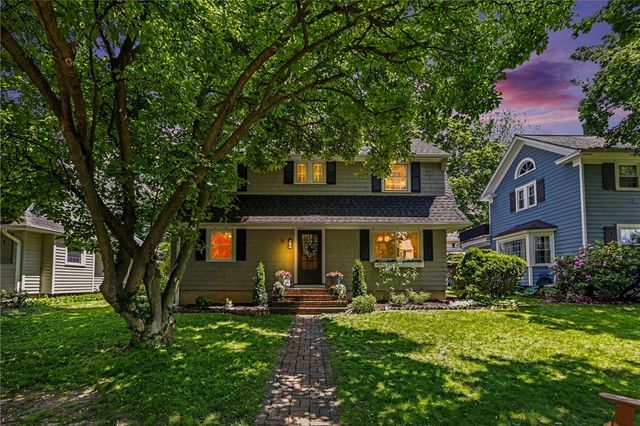 28 Kent Park, Brighton, NY 14610
