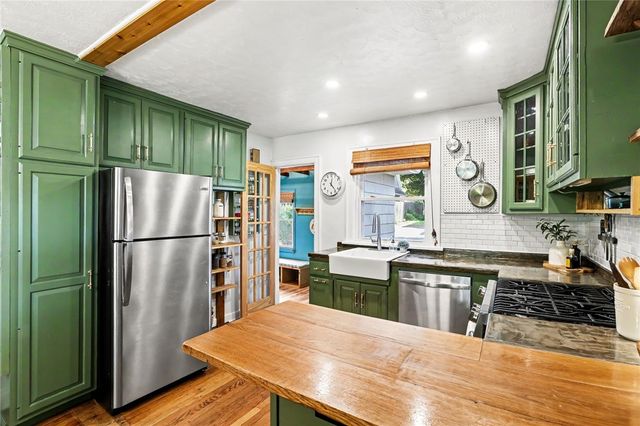 28 Kent Park, Brighton, NY 14610
