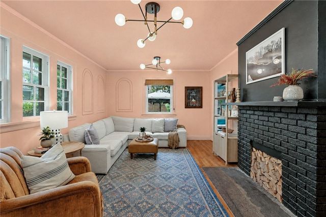 28 Kent Park, Brighton, NY 14610