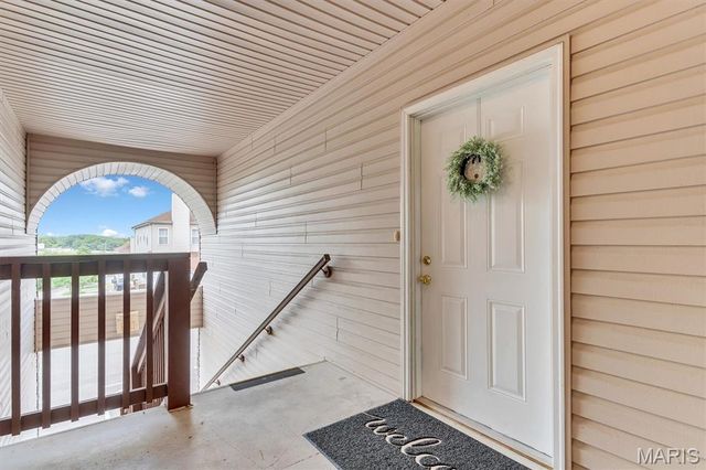 1236 Gardens Circle Drive M, St Louis, MO 63125