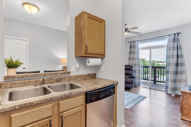 1236 Gardens Circle Drive M, St Louis, MO 63125