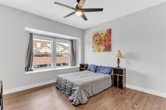 1236 Gardens Circle Drive M, St Louis, MO 63125