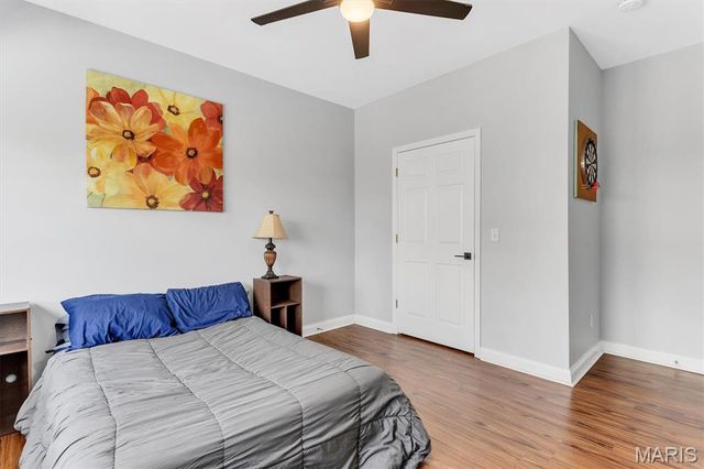 1236 Gardens Circle Drive M, St Louis, MO 63125