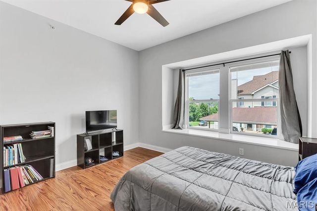 1236 Gardens Circle Drive M, St Louis, MO 63125