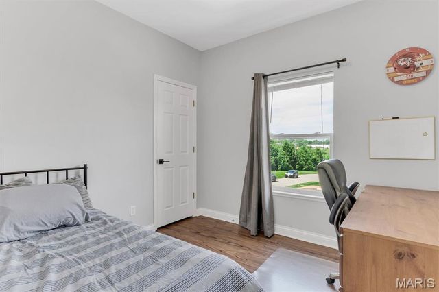 1236 Gardens Circle Drive M, St Louis, MO 63125