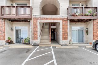 1236 Gardens Circle Drive M, St Louis, MO 63125