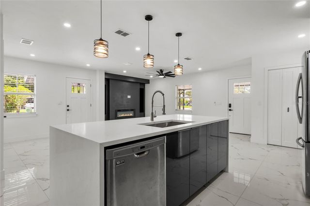 4112 W WALLACE AVENUE, Tampa, FL 33611