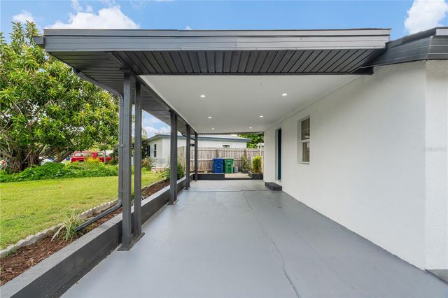 4112 W WALLACE AVENUE, Tampa, FL 33611