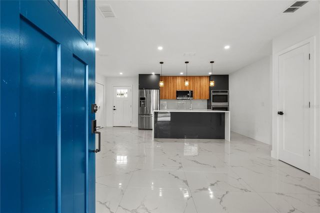 4112 W WALLACE AVENUE, Tampa, FL 33611