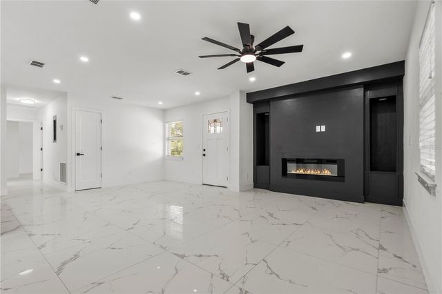 4112 W WALLACE AVENUE, Tampa, FL 33611