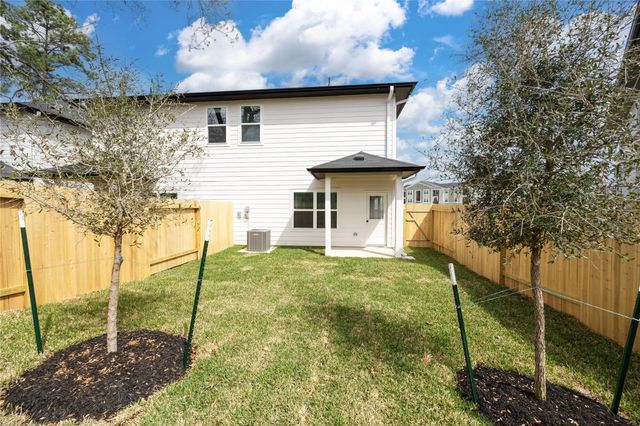 1939 Longmire Villas Court, Conroe, TX 77304