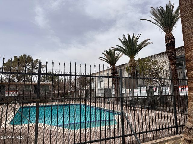 6700 Escondido Drive G6, El Paso, TX 79912