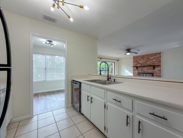 307 Sweetbriar Drive, Tallahassee, FL 32312