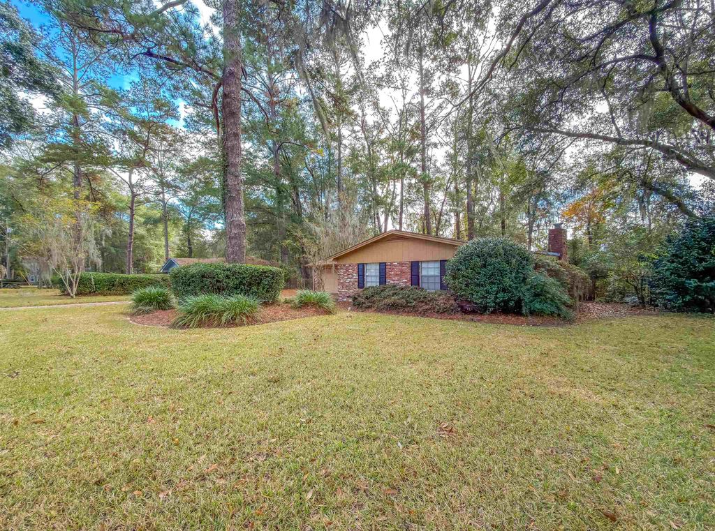 307 Sweetbriar Drive, Tallahassee, FL 32312