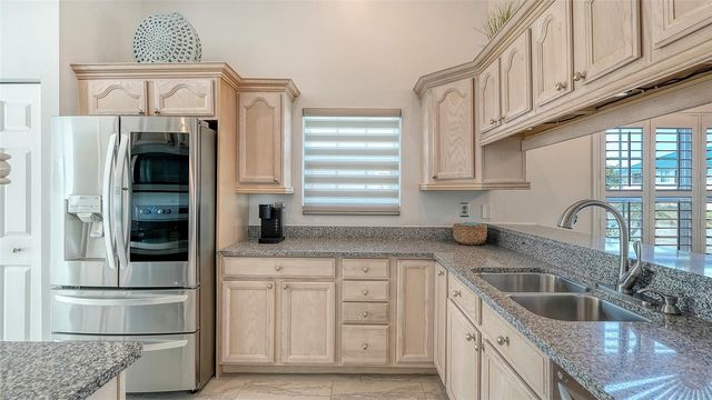1005 PELICAN COURT, Bradenton, FL 34209