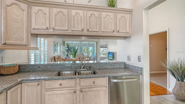 1005 PELICAN COURT, Bradenton, FL 34209