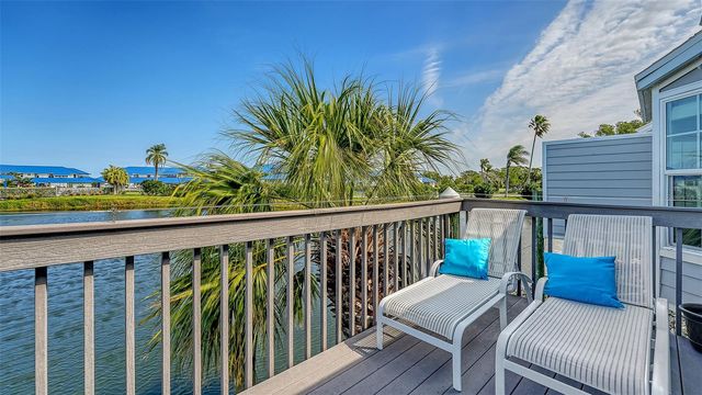 1005 PELICAN COURT, Bradenton, FL 34209