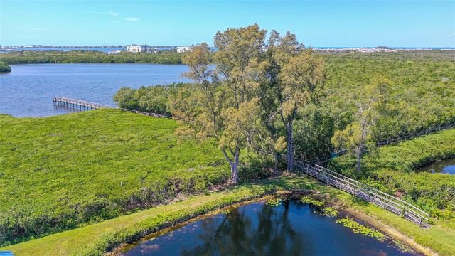 1005 PELICAN COURT, Bradenton, FL 34209