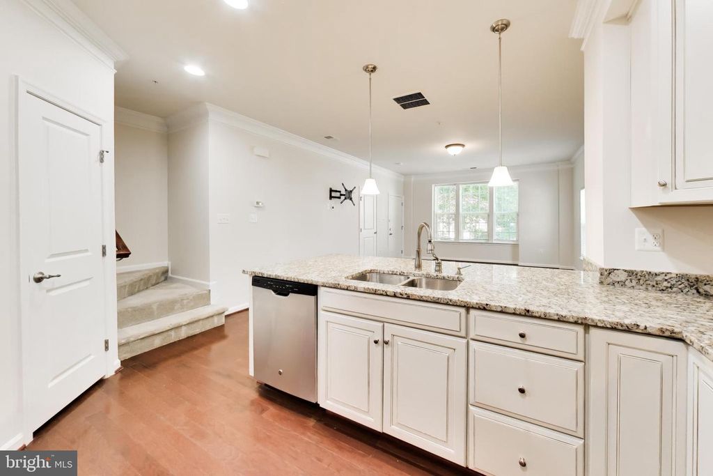 Image 11 of property listing at 1417 CHANERY CT, Odenton, MD 21113