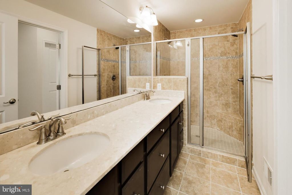 Image 17 of property listing at 1417 CHANERY CT, Odenton, MD 21113