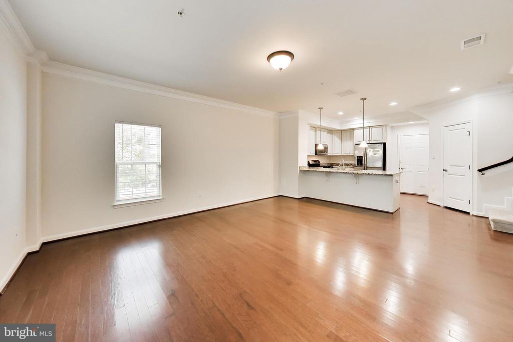 Image 6 of property listing at 1417 CHANERY CT, Odenton, MD 21113
