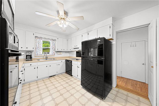 202 Kingsberry Drive, Easley, SC 29642
