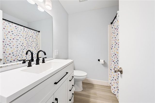 202 Kingsberry Drive, Easley, SC 29642