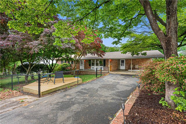 202 Kingsberry Drive, Easley, SC 29642