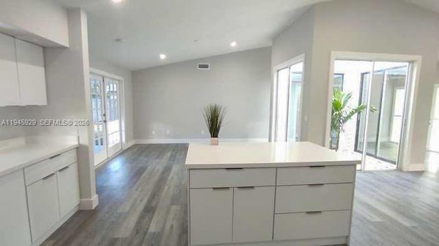 333 NE Greenbrier Ave, Port St. Lucie, FL 34983