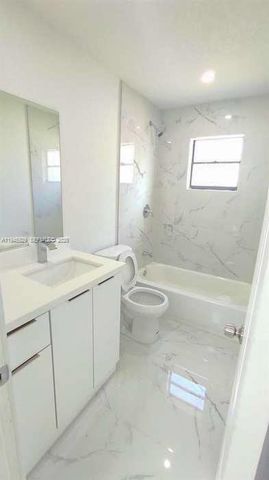 333 NE Greenbrier Ave, Port St. Lucie, FL 34983