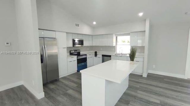 333 NE Greenbrier Ave, Port St. Lucie, FL 34983