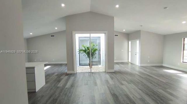 333 NE Greenbrier Ave, Port St. Lucie, FL 34983