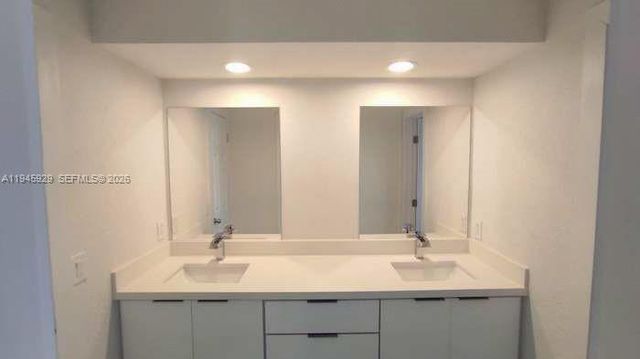 333 NE Greenbrier Ave, Port St. Lucie, FL 34983