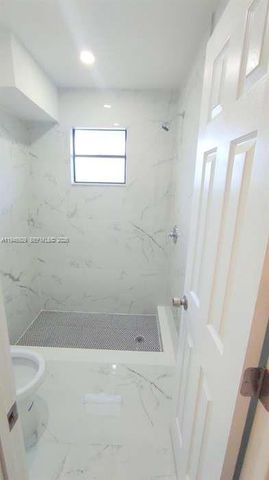 333 NE Greenbrier Ave, Port St. Lucie, FL 34983