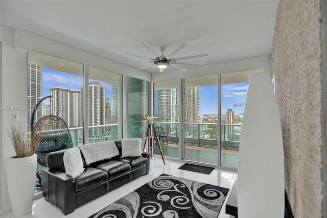 900 Biscayne Blvd 2901, Miami, FL 33132