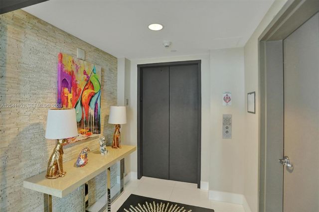 900 Biscayne Blvd 2901, Miami, FL 33132