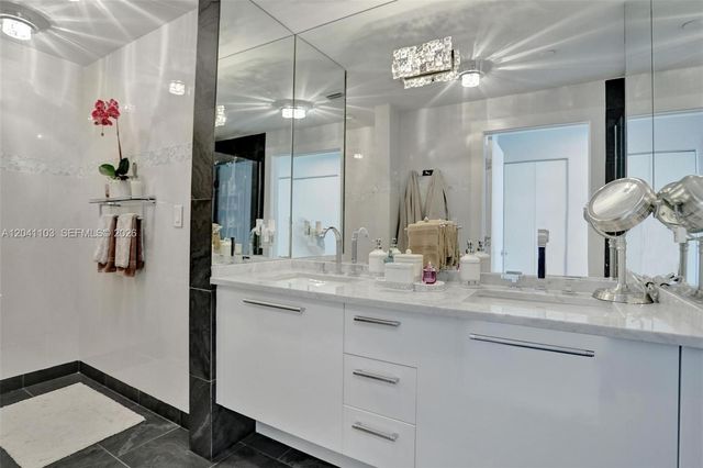 900 Biscayne Blvd 2901, Miami, FL 33132