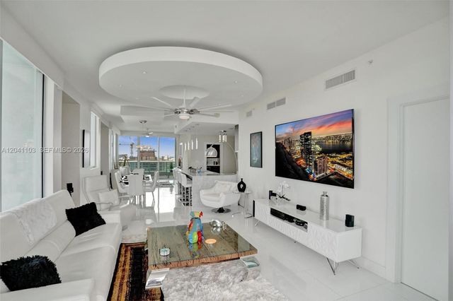 900 Biscayne Blvd 2901, Miami, FL 33132