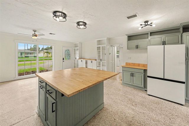 766 41ST AVENUE NE, St Petersburg, FL 33703