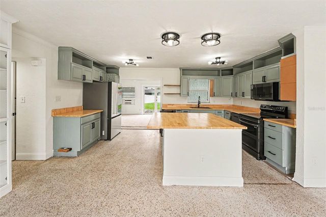 766 41ST AVENUE NE, St Petersburg, FL 33703