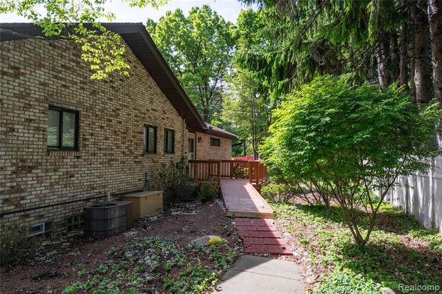 11050 Wealthy Lane, Romeo, MI 48065