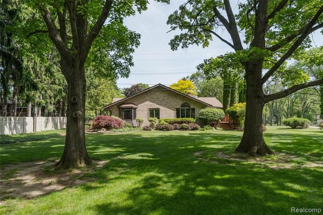 11050 Wealthy Lane, Romeo, MI 48065