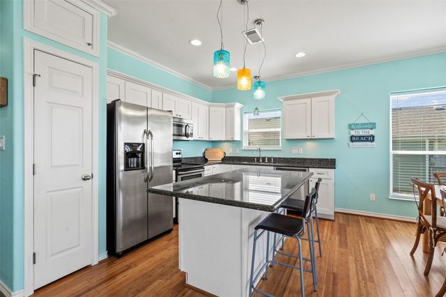 3923 Reeves Drive, Galveston, TX 77554