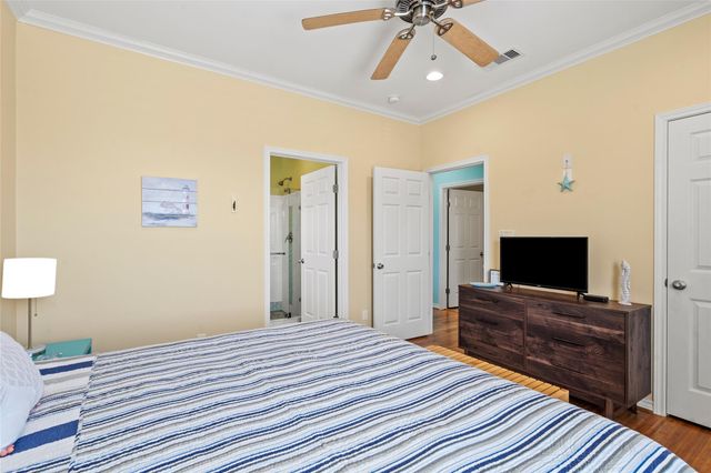 3923 Reeves Drive, Galveston, TX 77554