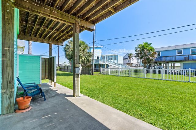 3923 Reeves Drive, Galveston, TX 77554