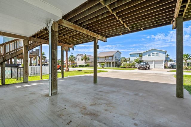 3923 Reeves Drive, Galveston, TX 77554