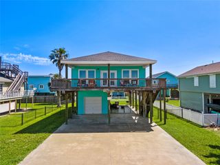 3923 Reeves Drive, Galveston, TX 77554
