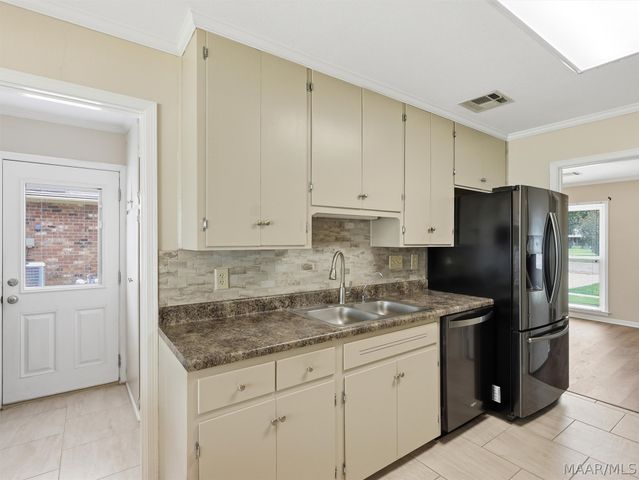 2042 Kingsbury Drive, Montgomery, AL 36106